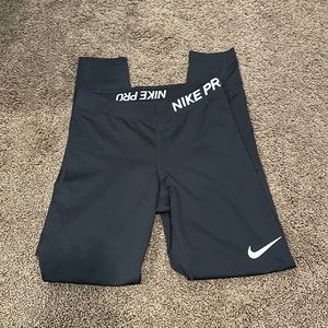 women’s small nike pro leggings